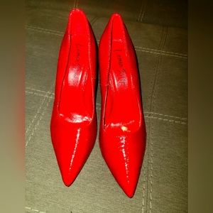 Privilege Lemon drop in an 11 Red